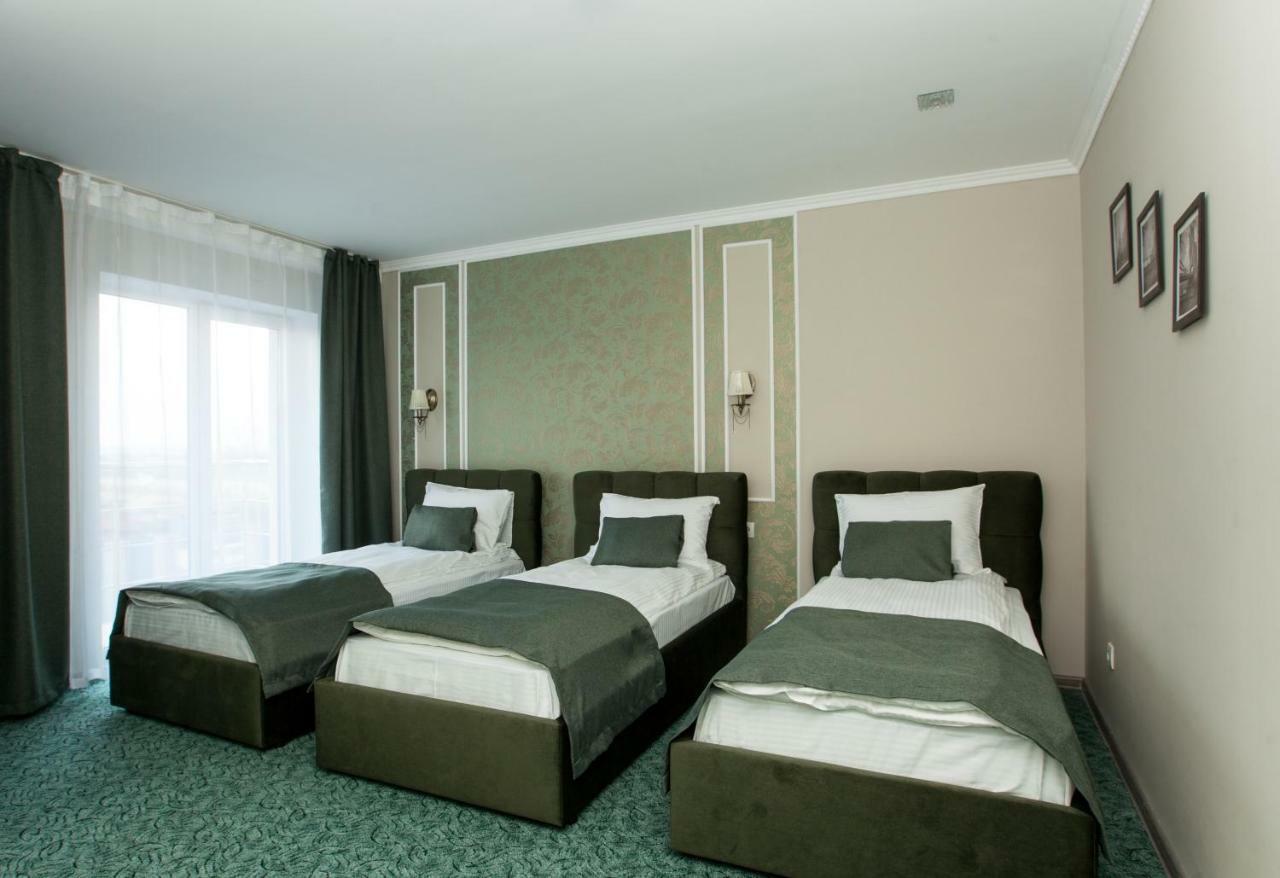 Mon Ami Hotel Ιβανό-Φρανκίβσκ Εξωτερικό φωτογραφία