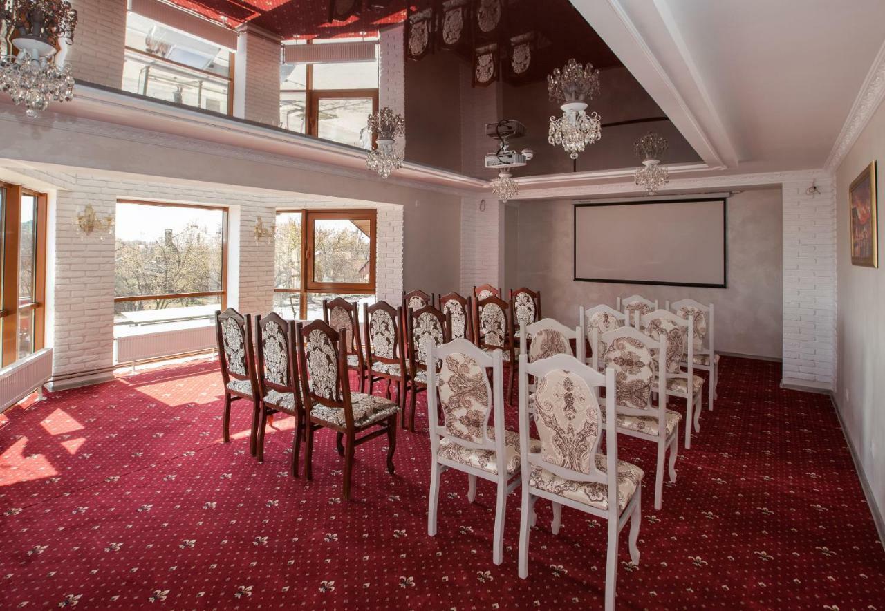 Mon Ami Hotel Ιβανό-Φρανκίβσκ Εξωτερικό φωτογραφία