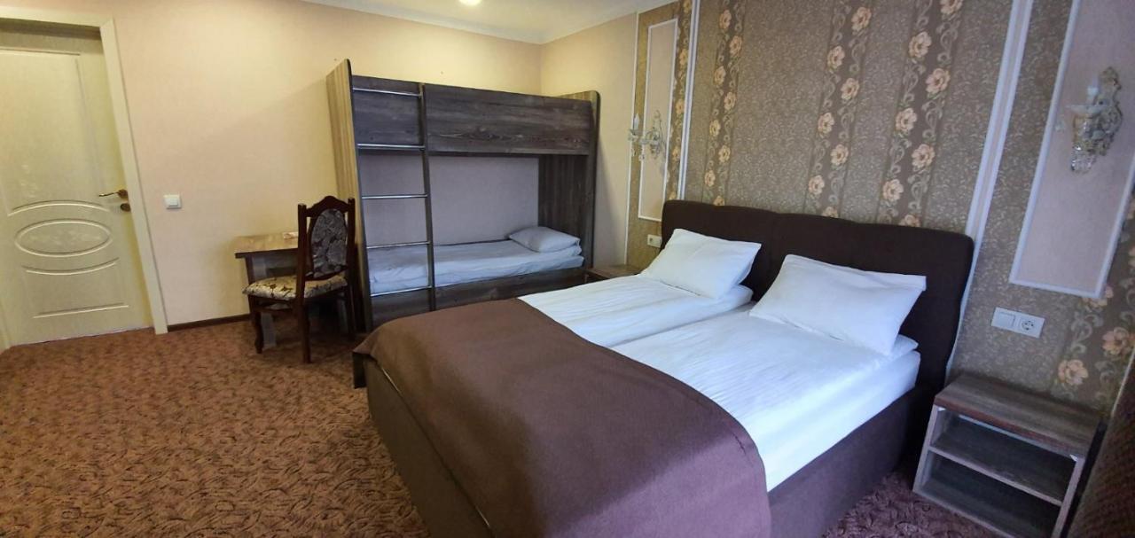 Mon Ami Hotel Ιβανό-Φρανκίβσκ Εξωτερικό φωτογραφία